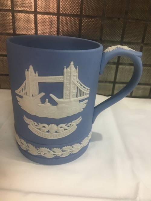 Lovely Vintage Wedgwood Jasper 1975 Christmas Mug ft Tower Bridge