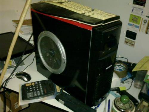 Complete gaming pc with 19" touch lcd