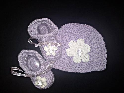 Lavender hat and booties