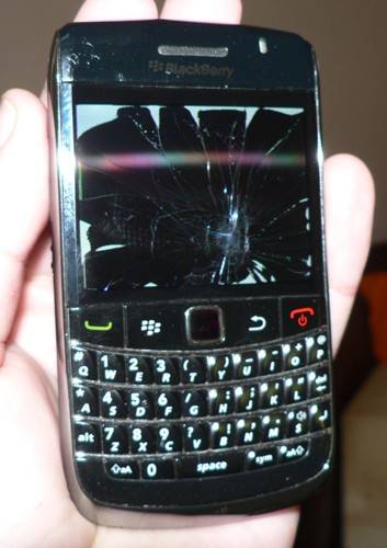 BlackBerry Bold 9700 - Broken screen