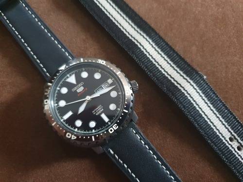 Seiko 5 Bottlecap Black SRPC67 - mint condition