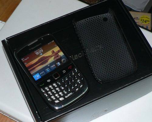 BlackBerry Curve 9300 with Os6
