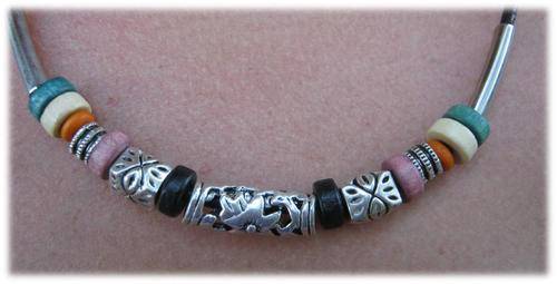 SURFERS STYLE NECKLACE WITH LEATHER CORD - WELL MADE