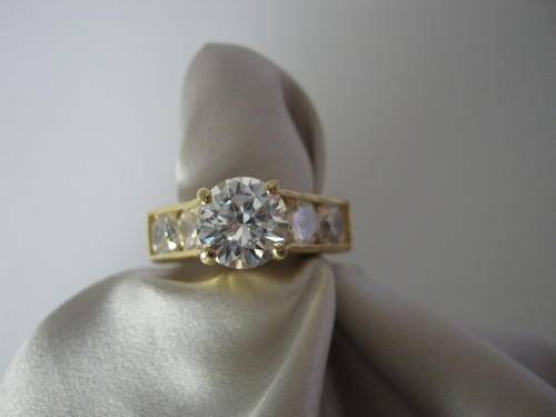 GOLD ELECTROPLATED WITH CZ SAPPHIRES. Size 5