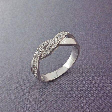 18K WHITE GOLD FILLED DIAMANTE CUT ZIRCON TWIST BAND. SIZE UK K, US 5.5