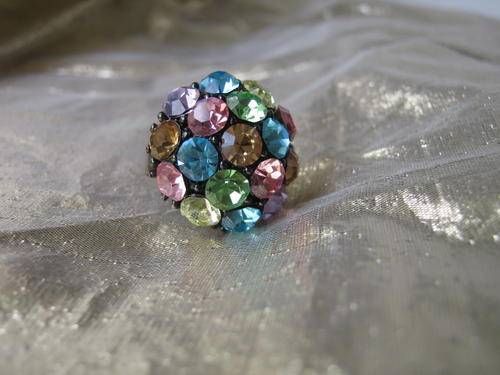 SPARKLY DIAMOND CUT GLASS STONES - ADJUSTABLE