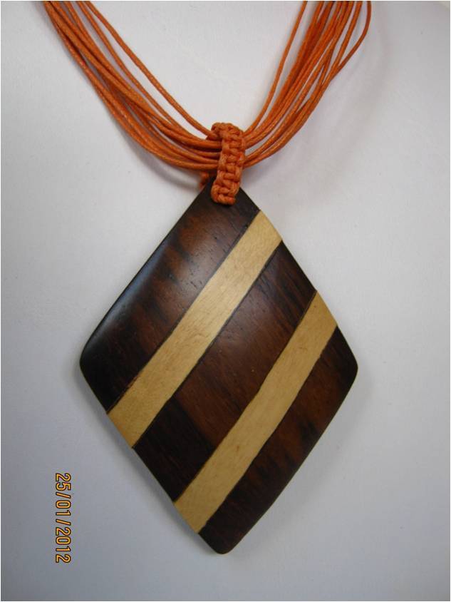 ETHINIC WOODEN NECKLACE - STRIKING DESIGNS FROM SHELLWOOD COLLECTION