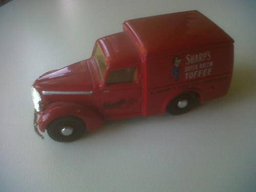 DINKY COMMER 8 CWT VAN "SHARP'S SUPPER KREEM TOFFEE DECALS"