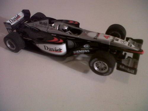 SCALEXTRIC MCLAREN MP4-16    -     1/32 SCALE SLOT CAR