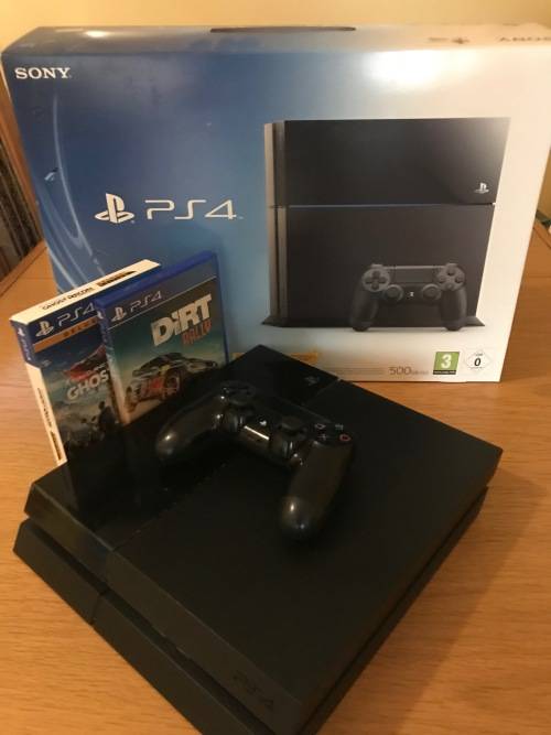 Playstation 4 - LIKE NEW