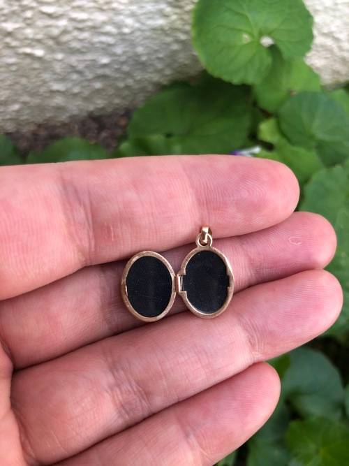 9ct Gold Locket