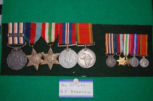 Group of 5 WW2 medals and minitures