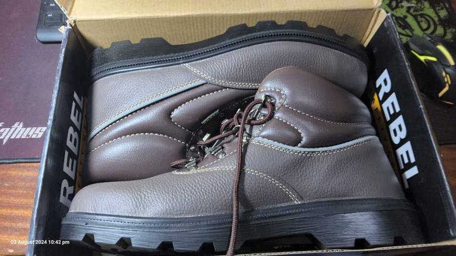 Rebel Safety Boots Size 14