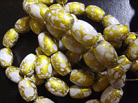 White Marble Ovals 13mm x 9mm - Pack of 5.