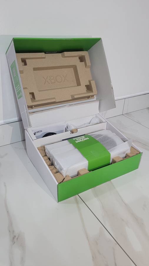 Xbox Series S 512GB - Excellent Condition