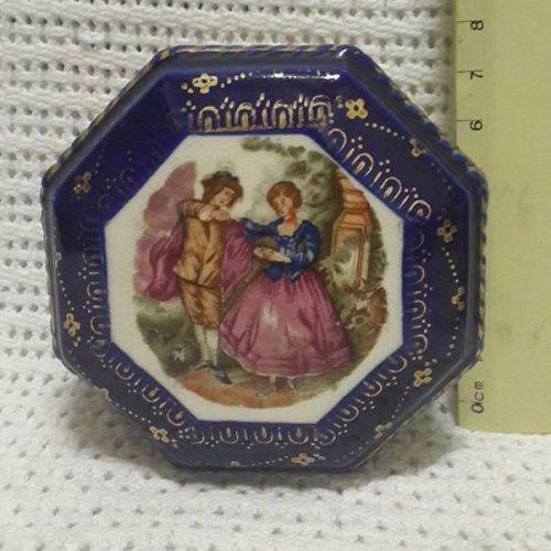 Limoges trinket - decorated inside!!