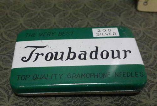 Troubadoer = GRAMOPHONE NEEDLES : NOT SEALED BUT STILL HAS NEEDLES IN TIN