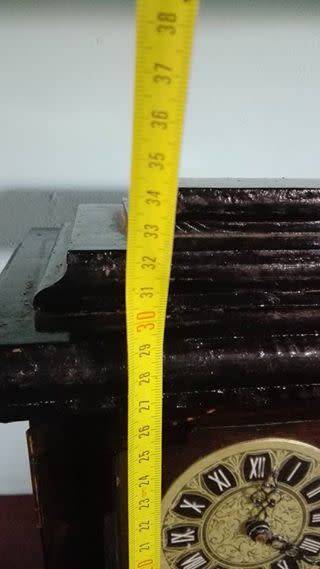 Mantel Clock - works with battery, chimes - wins time. West Germany