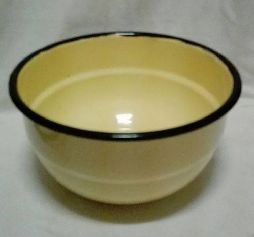 Enamel mixing bowl