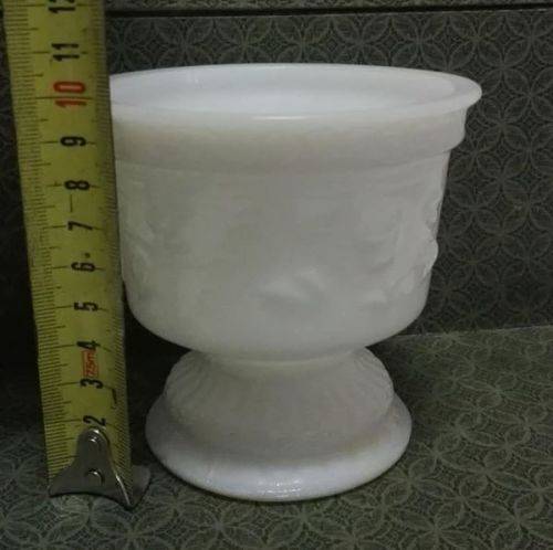 Vintage milk glass pot