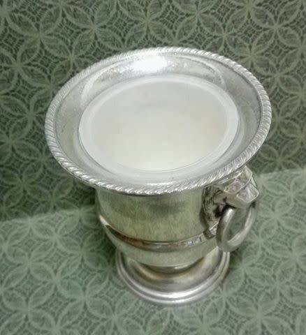VINT ANTIQUE LION'S HEAD SHEFFIELD VINERS SILVERPLATE TOOTHPICK HOLDER ENGLAND