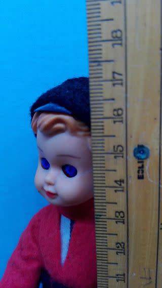 Small doll -- Pretty!