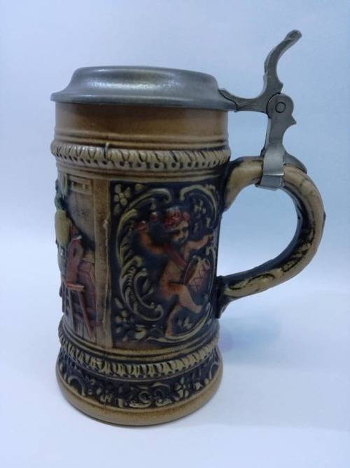 Beer jug - character detail - LOOK!