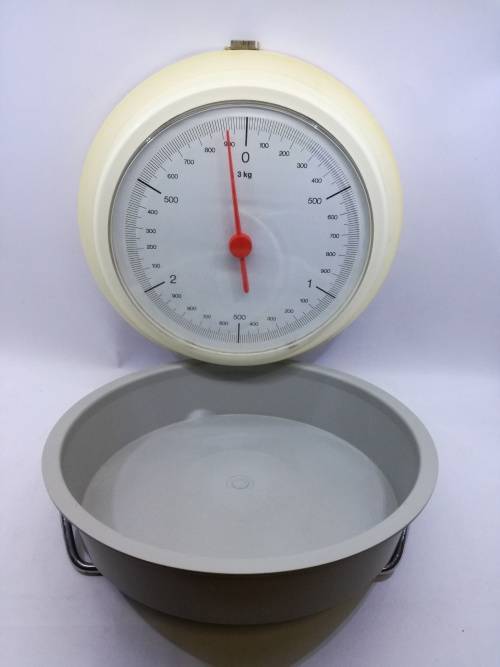 Vintage German WESTA Kitchen Wallhanging Scale 3 KG 1970`s