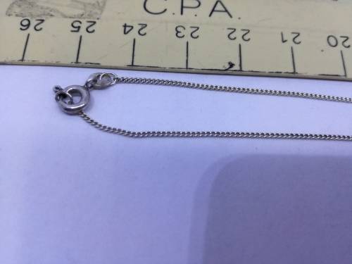 Whale tail neclace - the chain is silver 925, but I cannot find markings on the tail