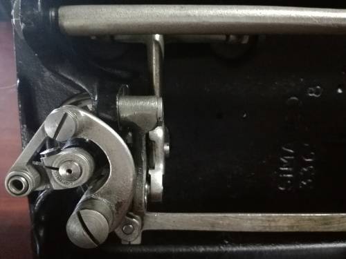 Singer manual sewing machine ED 167458