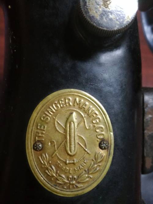 Singer manual sewing machine ED 167458