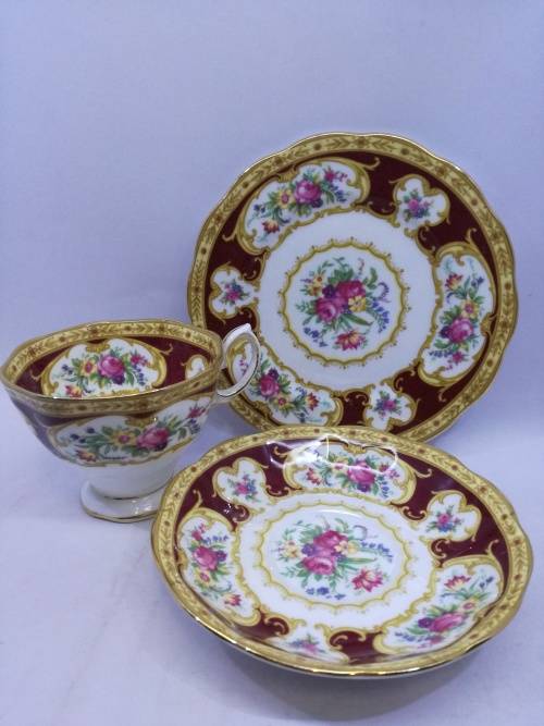 Royal Albert Lady Hamilton trio