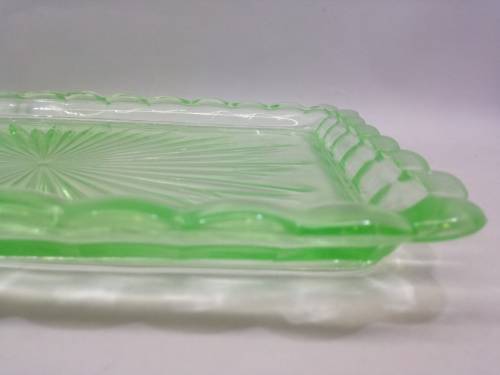 Beautiful Vintage Uranium Glass Rectangle vanity Tray - one insignificant chip