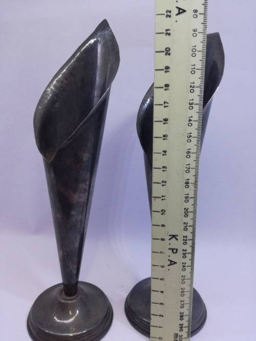 VINTAGE 1960,s PAIR OF SMALL ROYAL SABLE VASES,MADE IN RHODESIA,USED COND