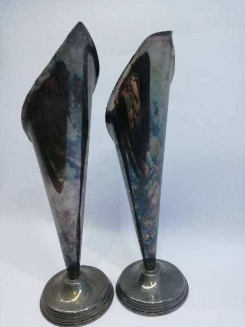 VINTAGE 1960,s PAIR OF SMALL ROYAL SABLE VASES,MADE IN RHODESIA,USED COND