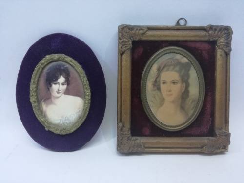 Lovely small vintage pictures