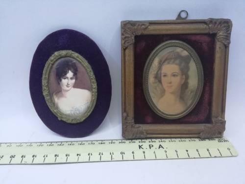 Lovely small vintage pictures