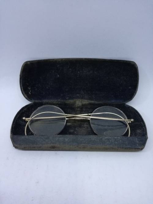 Windsor USA vintage reading glasses in box