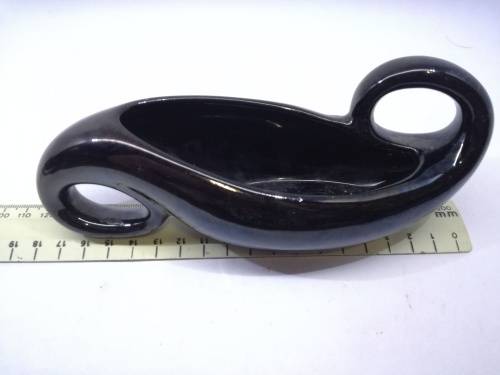 Lovely Lucia/Drostdy? vase - no markings - small chip