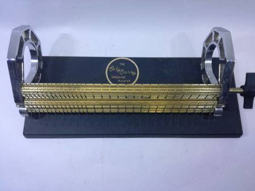 THE SALLY STANLEY SMOCKING PLEATER