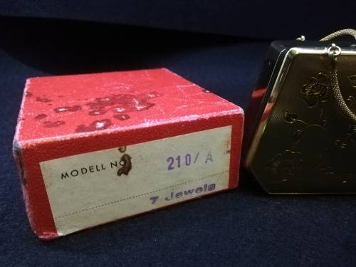 Raysig 7 jewels handbag travel clock - crack in glass - Not tested