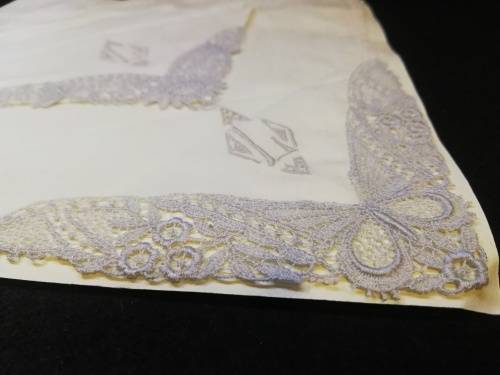 Vintage ladies hankie set - unused