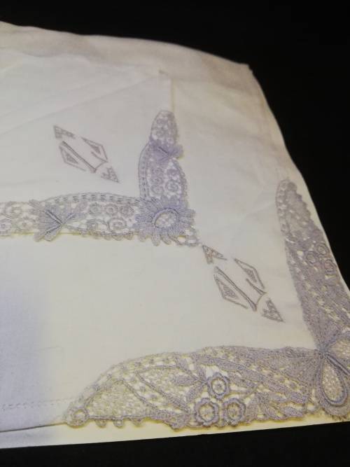 Vintage ladies hankie set - unused