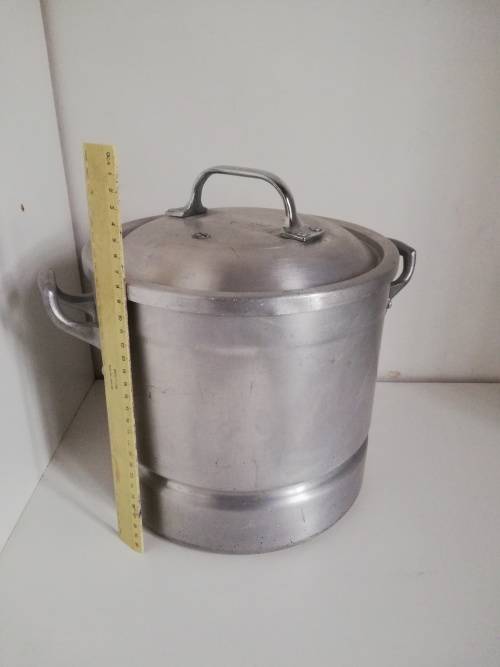 Vintage aluminum stock pot with small triangle pots to fit inside! Heavy duty