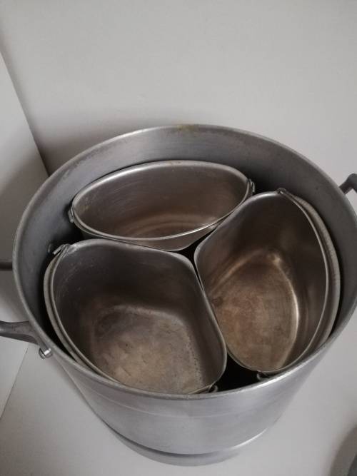 Vintage aluminum stock pot with small triangle pots to fit inside! Heavy duty