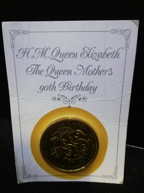 HM Queen Elizabeth The Queen mother`s 90th Birthday Commemorative 5 pound coin