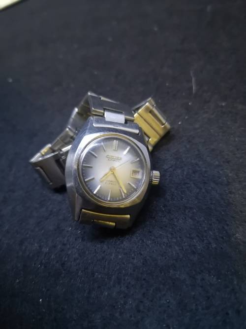 Vintage automatic Citizen ladies watch - wins time- selling as is