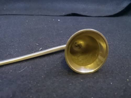 Candle snuffer