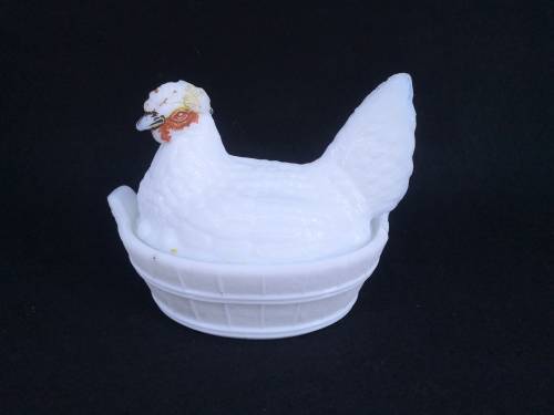 Milk glass chicken trinket - note the damage please