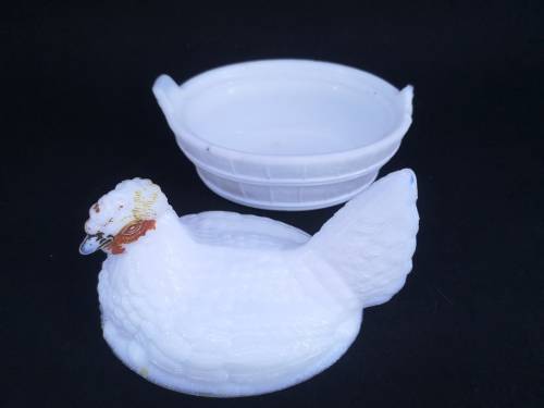 Milk glass chicken trinket - note the damage please